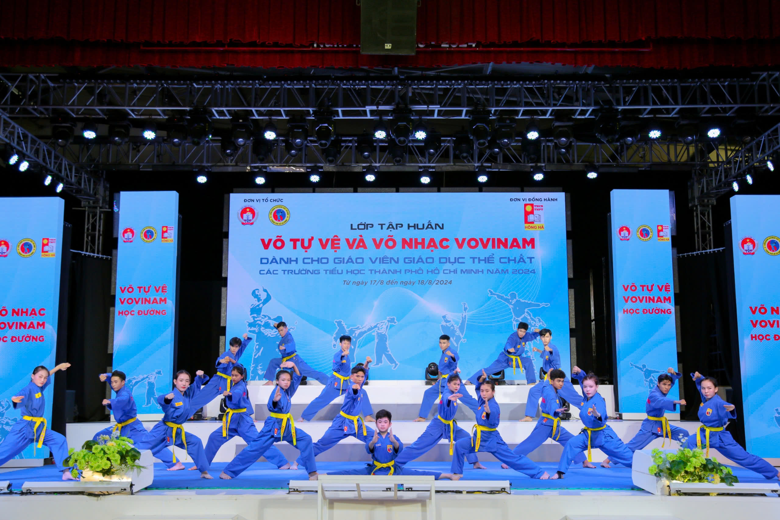 650 giáo viên tiểu học tham gia tập huấn võ tự vệ và võ nhạc Vovinam trong học đường